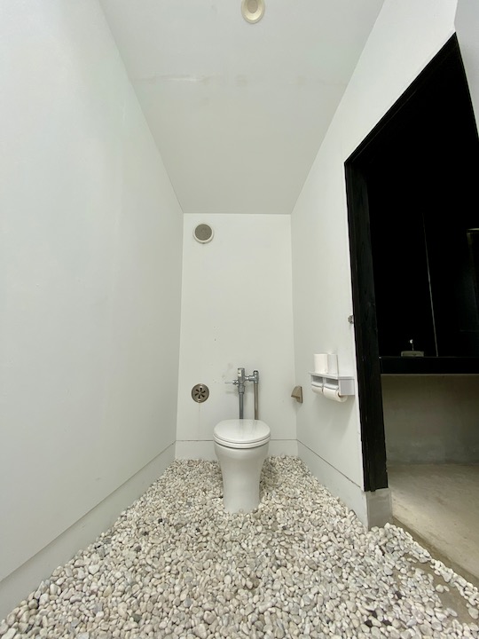 ib01 トイレの家/石井大五